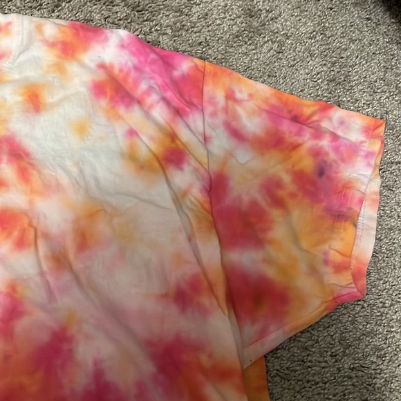 🎁 Tie Dyed Tshirt - Picture 3 of 4